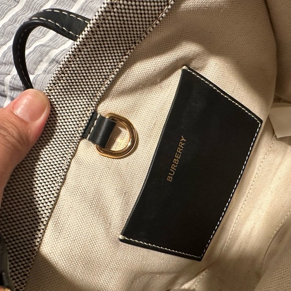 Burberry Black and Cream Tote Bag with Structured Shape and Leather Accents - Picture 10 of 14